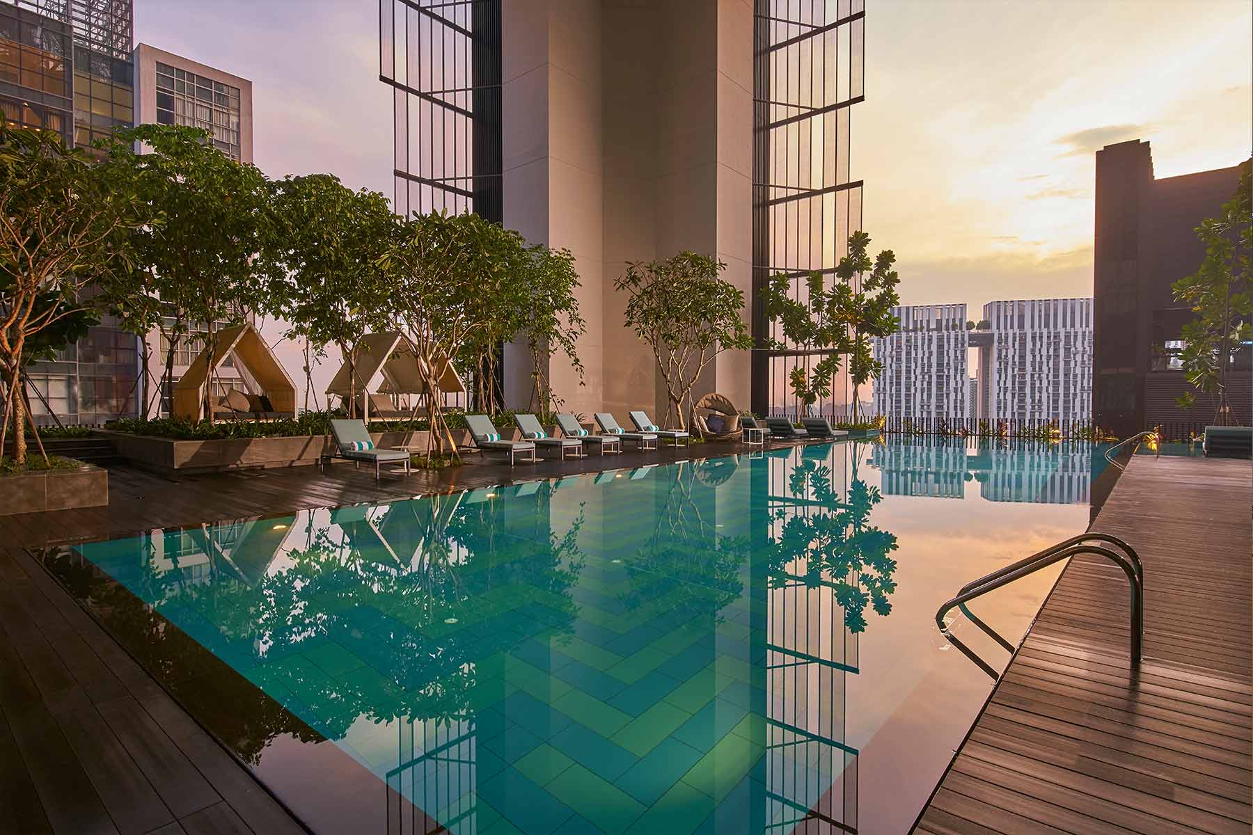 Oasia Hotel Downtown Singapore - Infinity pool